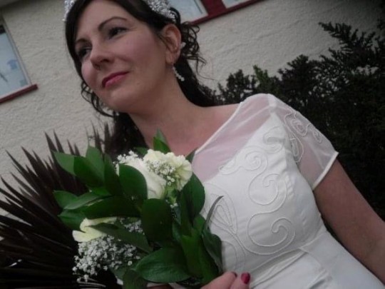 Преди 11 години тя шокира света когато се омъжи за себе си! Днес все още е щастлива