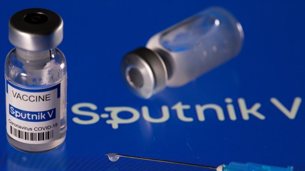 Българи ваксинирани със „Спутник V“: Никакви странични ефекти и много антитела