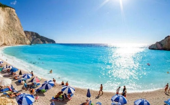 Гавра! Цените на плажа в Гърция по-ниски от България