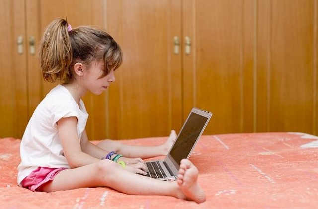 Внимание родители!!! Ето как може да изнудват децата в интернет (СХЕМАТА)